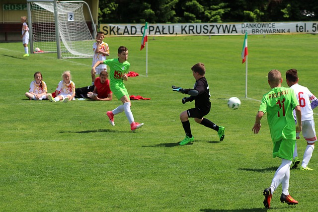 半场战报：阿贾克斯0-0加拉塔萨雷，双方破门乏术