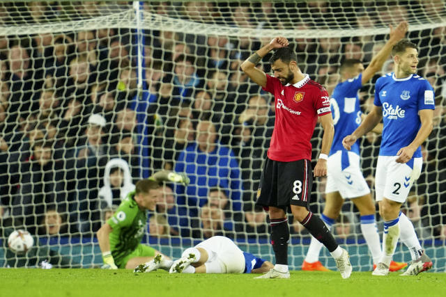 1-4惨败+2-3被翻！五星巴西跌下神坛？世界杯签运难救二流困境