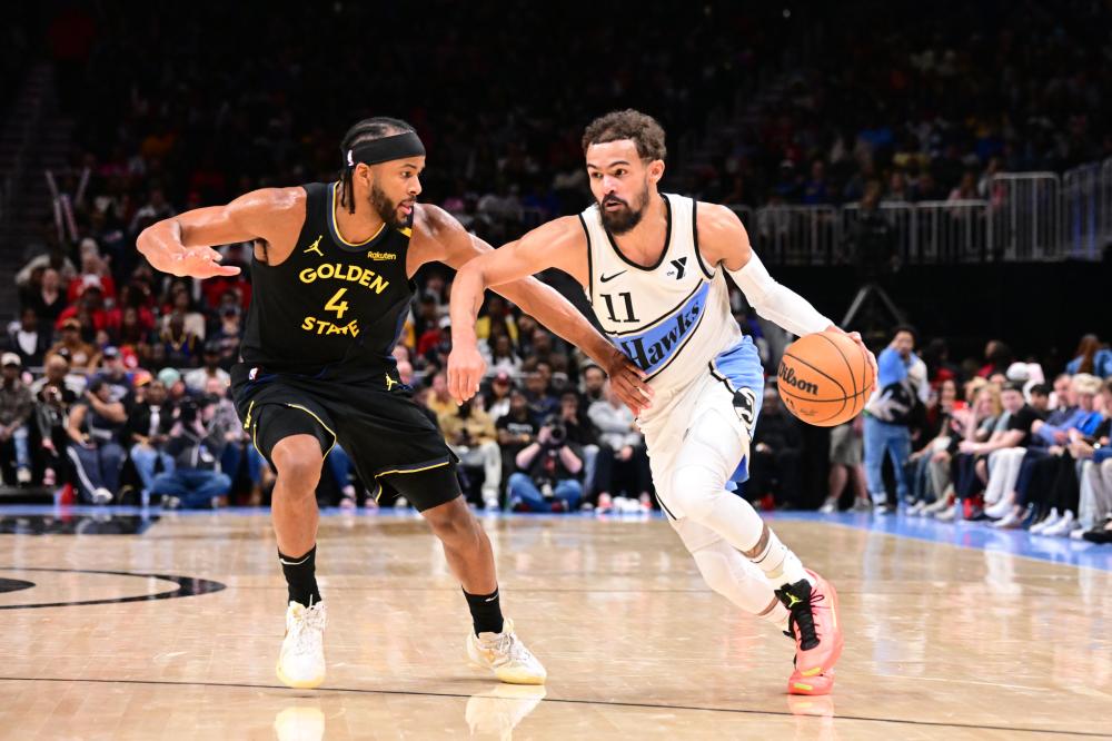 吴前贡献16分5篮板5助攻，两队唯一得分上双的本土球员